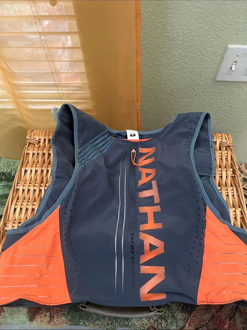 Nathan VaporKrar 2.0 Hydration Pack 4L Race Vest. Size Small Pre-Owned.